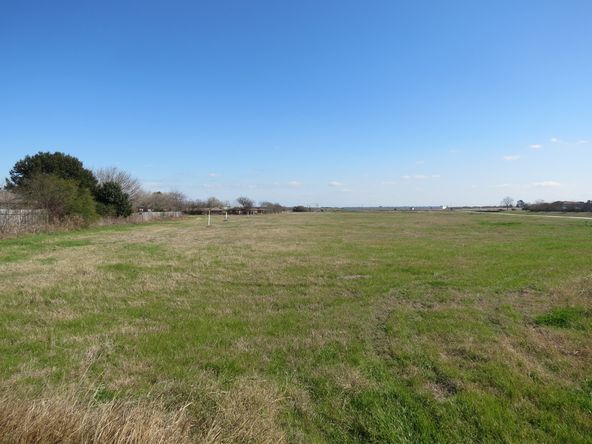 Great Multifamily Site on FM 725 Near IH 35 : 1609 McQueeney Road, New Braunfels, TX 78130